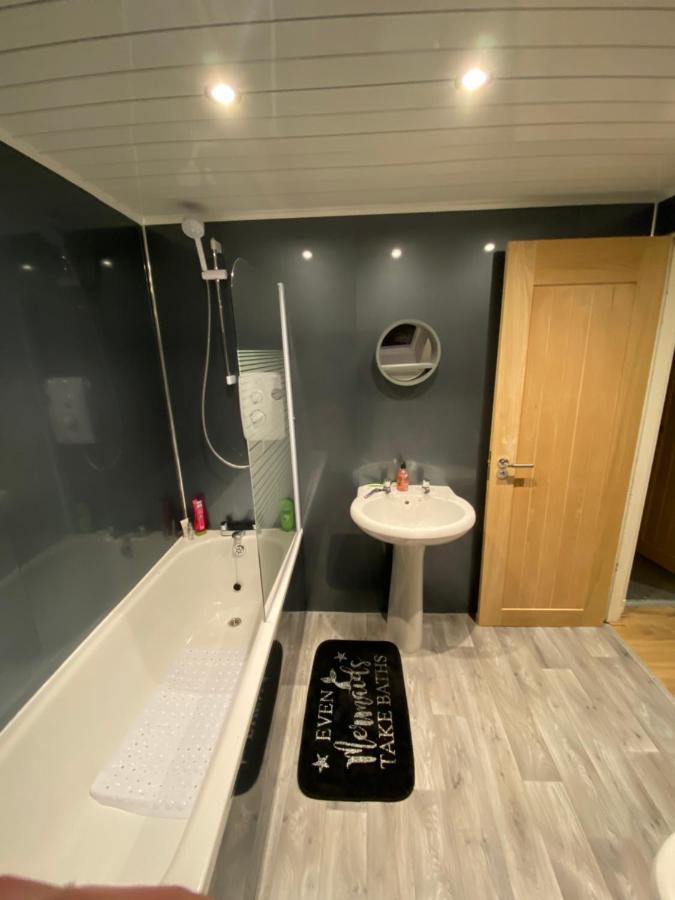 2 Bedroom Apartment In Saltcoats Town Beside The Seaside Dış mekan fotoğraf